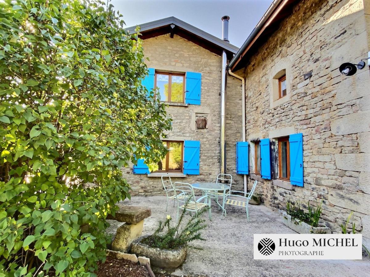 Villa Les Volets Bleus La Chapelle-aux-Bois Exterior foto